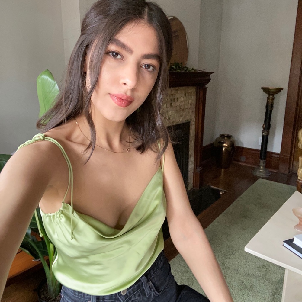 Meet your Posher, Roya